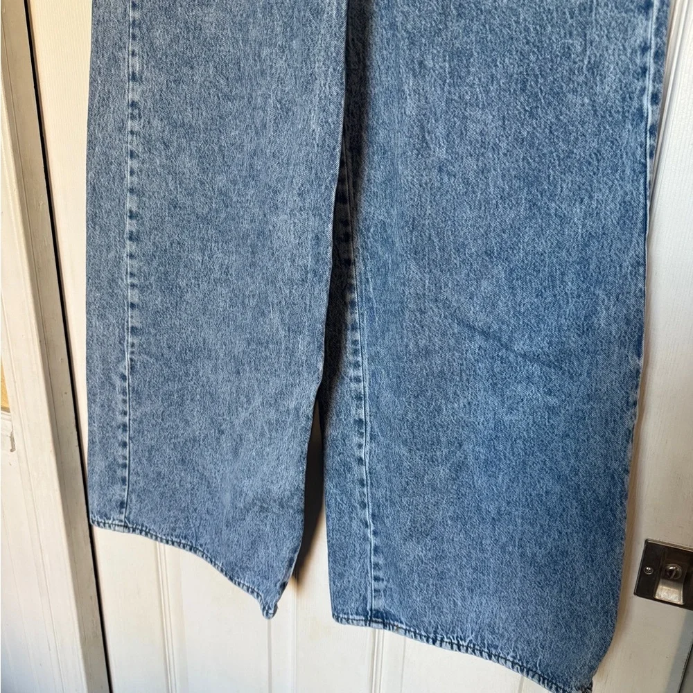 Universal Thread Mid-Rise Super Jeans Wide Leg Jeans - Picture 3 of 10